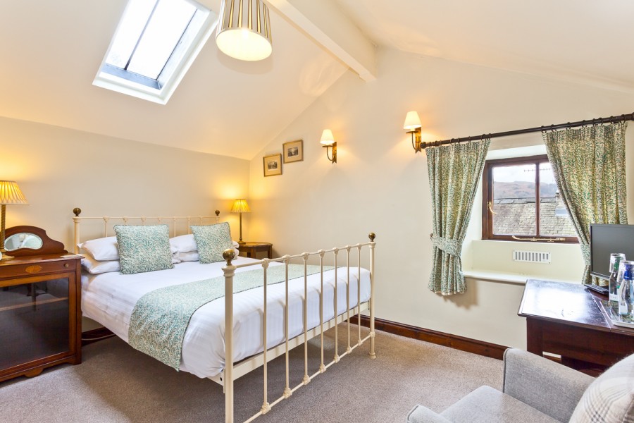 Loughrigg room from door