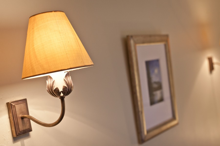 Rattleghyll wall light
