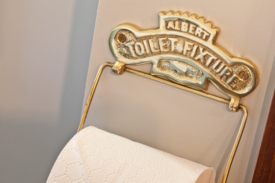 Stockghyll toilet roll holder